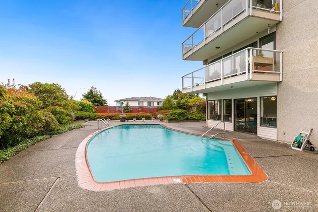 $835,000 | 1414 9th Avenue North, Unit 105, Edmonds, WA 98020