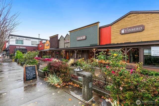 $835,000 | 1414 9th Avenue North, Unit 105, Edmonds, WA 98020