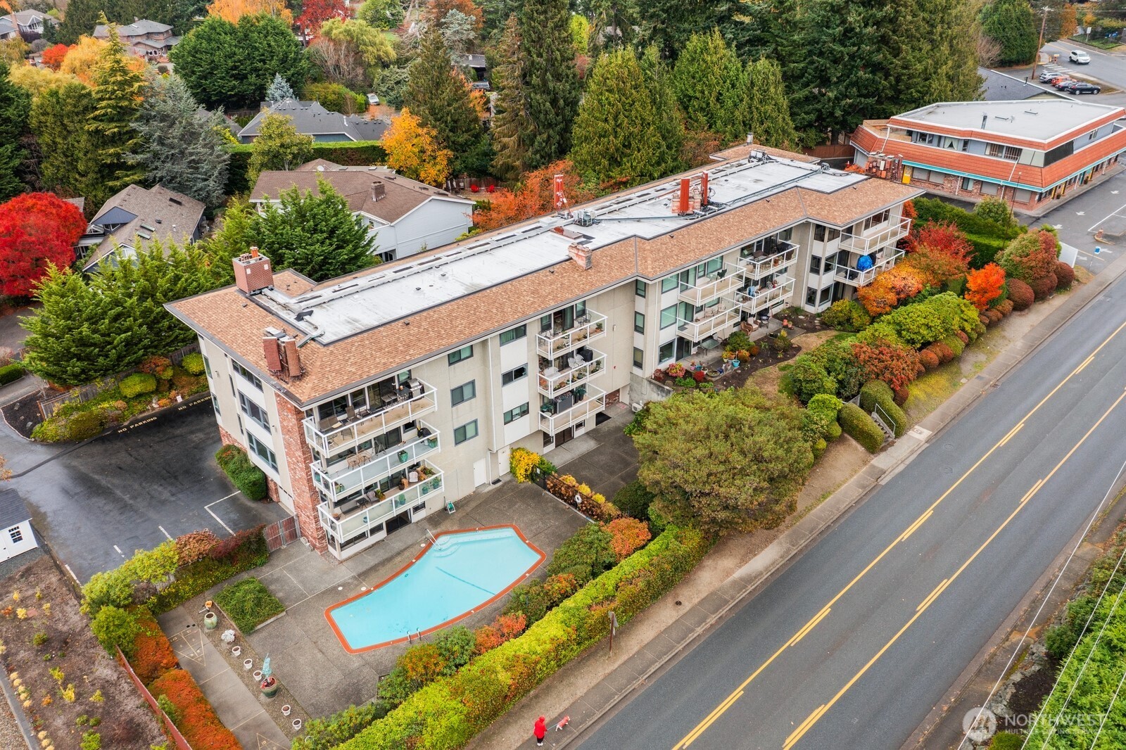 1414 9th Avenue North, Unit 105 Edmonds, WA 98020 - Photo 35 of 35 a view of an buildings from a balcony