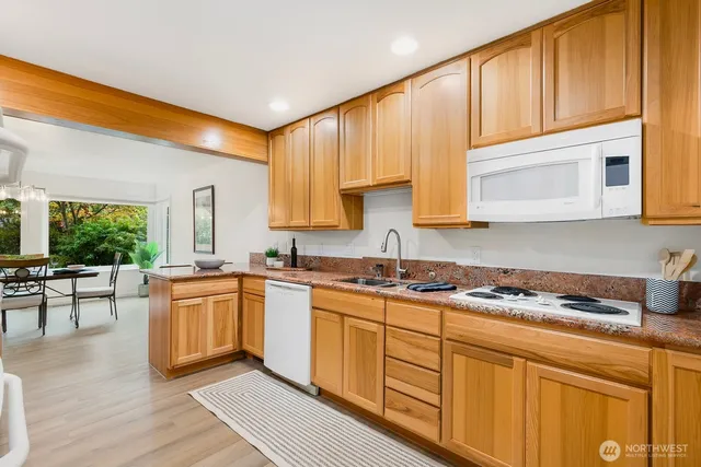 $835,000 | 1414 9th Avenue North, Unit 105, Edmonds, WA 98020