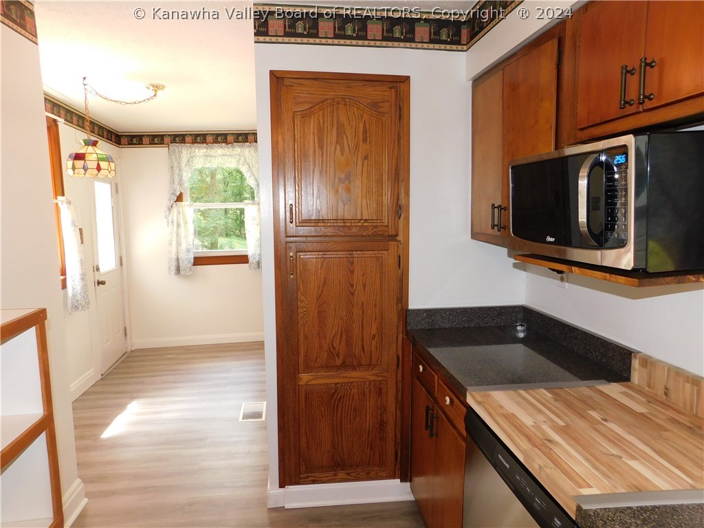 6831 Winfield Road Winfield, WV 25213 - Photo 13 of 23 Gallery Image 13
