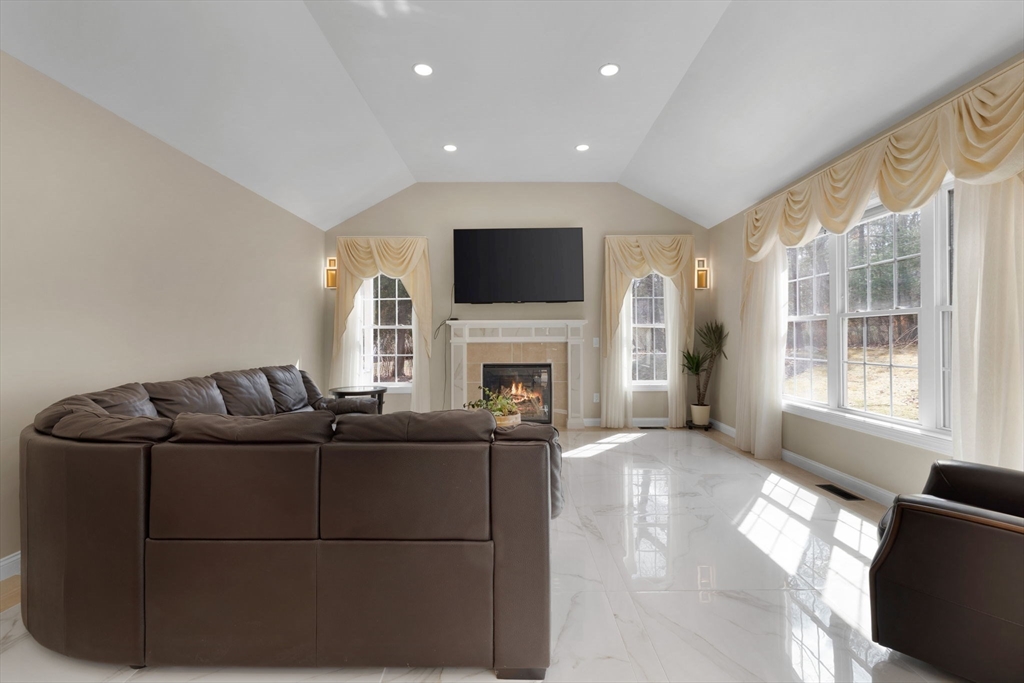 60 Shufelt Road, Unit 1 South Walpole, MA 02071 - Photo 15 of 40