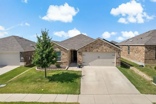$2,000 | 1413 Vernon Drive, Aubrey, TX 76227
