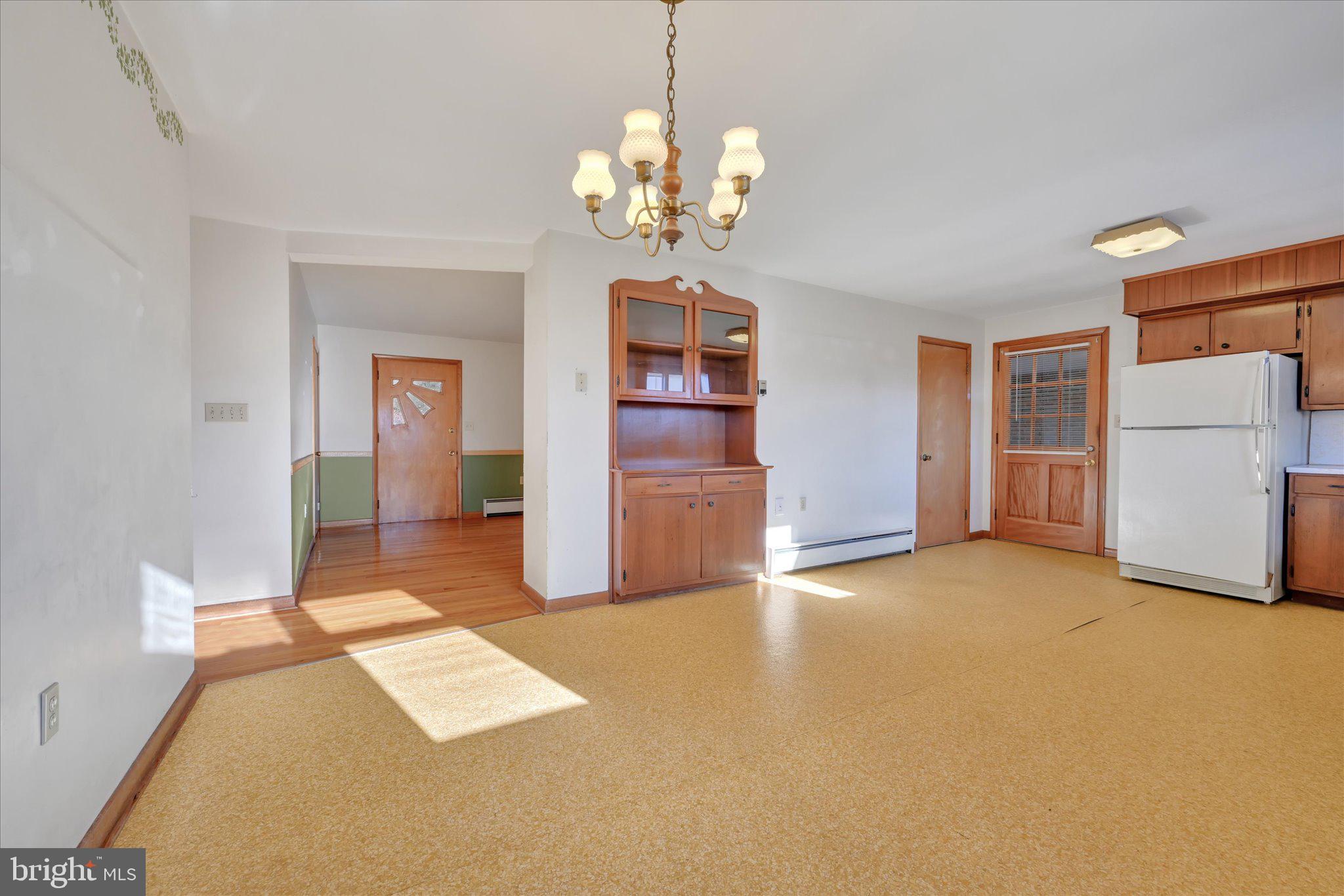 3137 East Galen Hall Road Reinholds, PA 17569 - Photo 11 of 38 V2