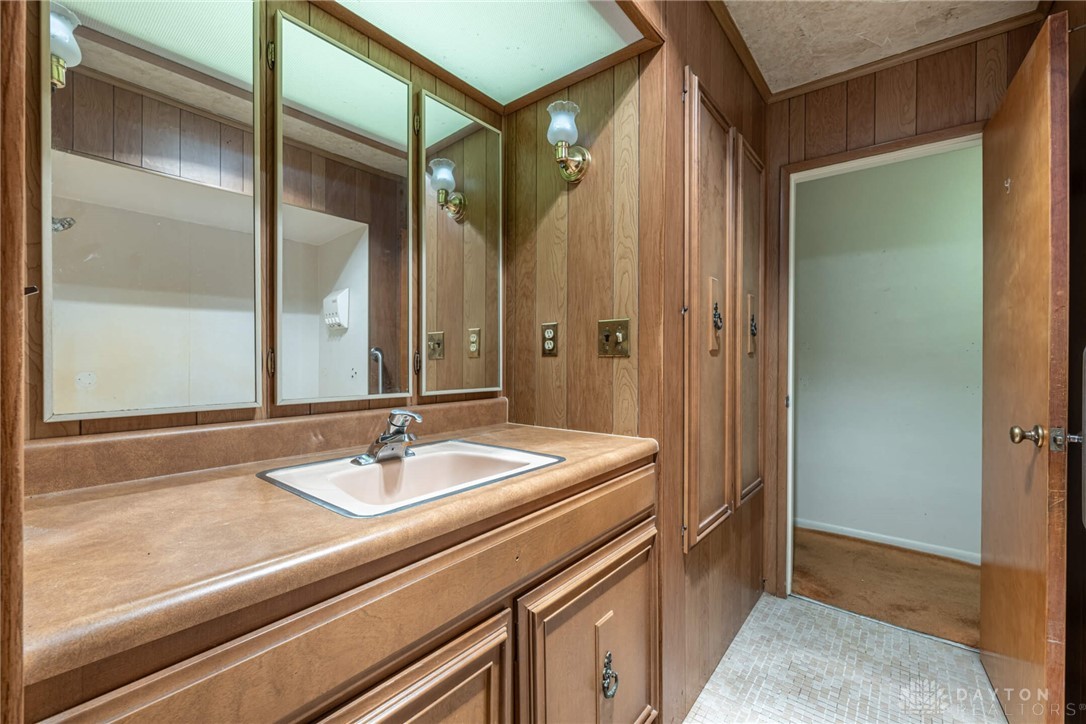9565 Mintwood Road Dayton, OH 45458 - Photo 16 of 39 Gallery Image 16