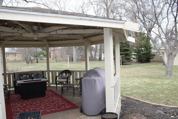 $349,900 | 404 West 9th Street, Morris, MN 56267