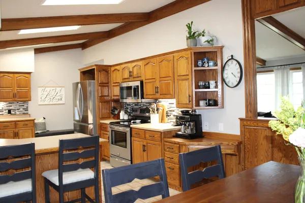 $349,900 | 404 West 9th Street, Morris, MN 56267