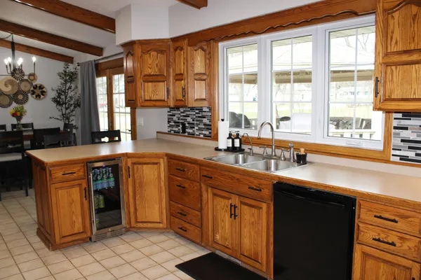 $349,900 | 404 West 9th Street, Morris, MN 56267