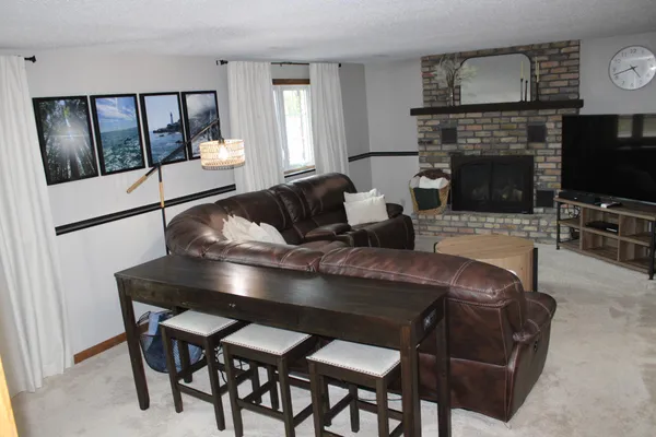 $349,900 | 404 West 9th Street, Morris, MN 56267