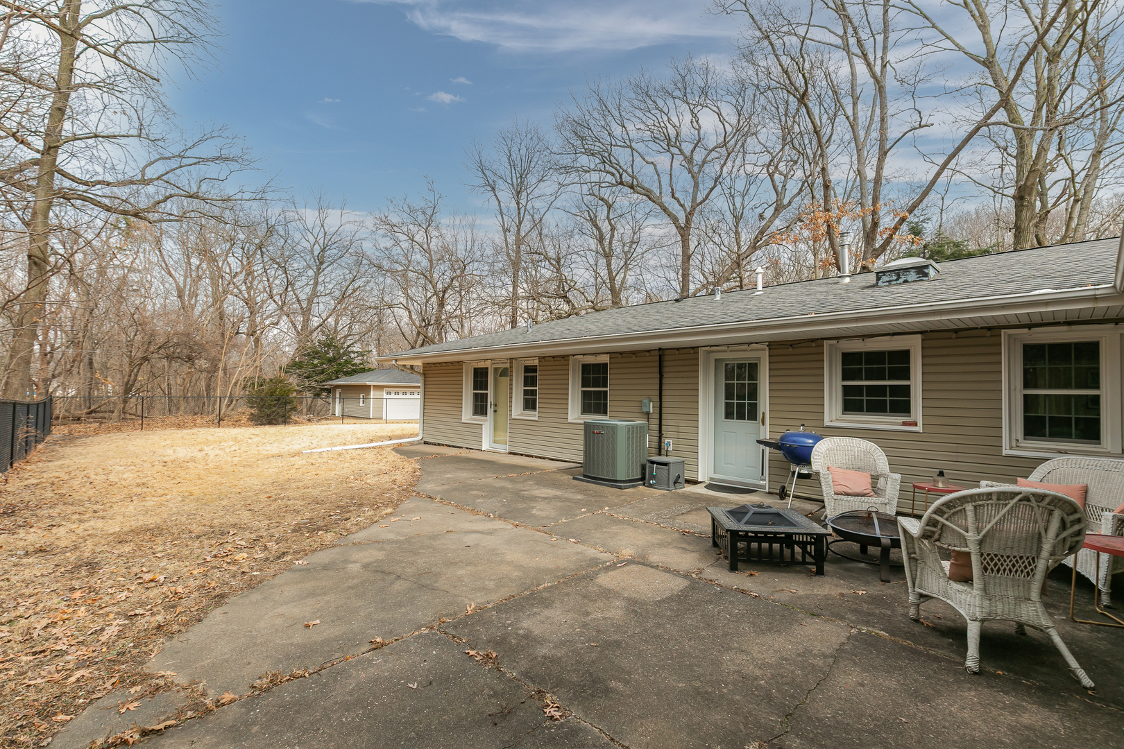1700 46th Street Moline, IL 61265 - Photo 42 of 45 a view of a house with backyard and sitting area