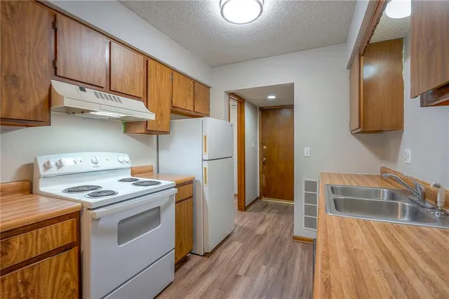 $539,000 | 18901-07 Lexington Road, Independence, MO 64058