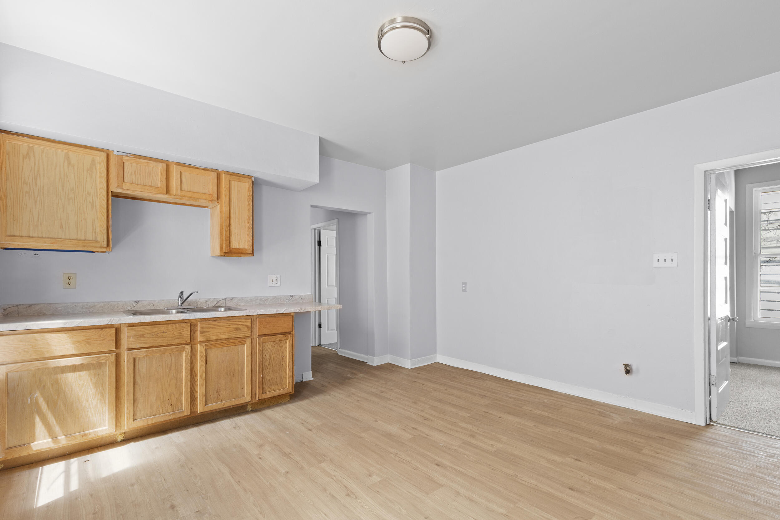 2122 South 26th Street, Unit 2122A Milwaukee, WI 53215 - Photo 4 of 26 lots of cabinets