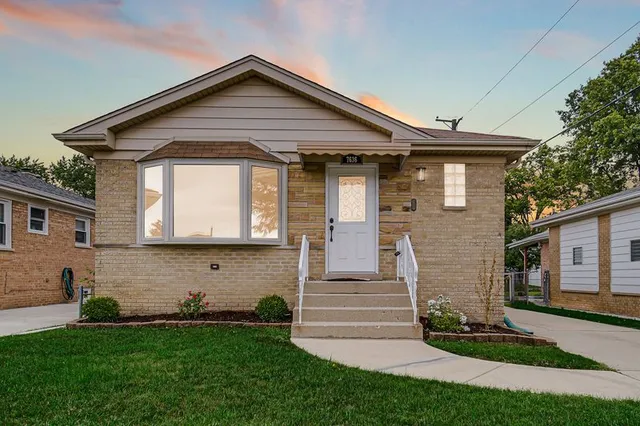 $499,900 | 7636 West Strong Street, Norridge, IL 60706