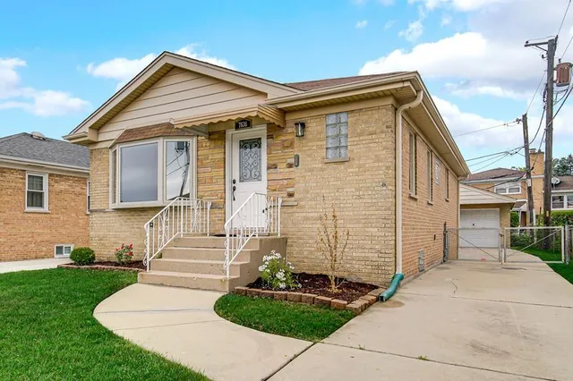 $499,900 | 7636 West Strong Street, Norridge, IL 60706