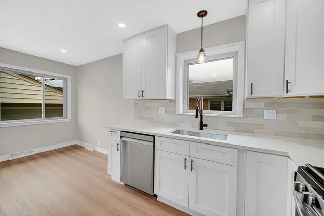 $499,900 | 7636 West Strong Street, Norridge, IL 60706