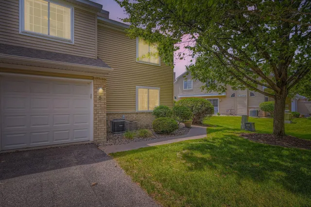$205,000 | 2225 Ranchview Lane North, Unit 5, Plymouth, MN 55447