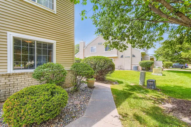 $205,000 | 2225 Ranchview Lane North, Unit 5, Plymouth, MN 55447