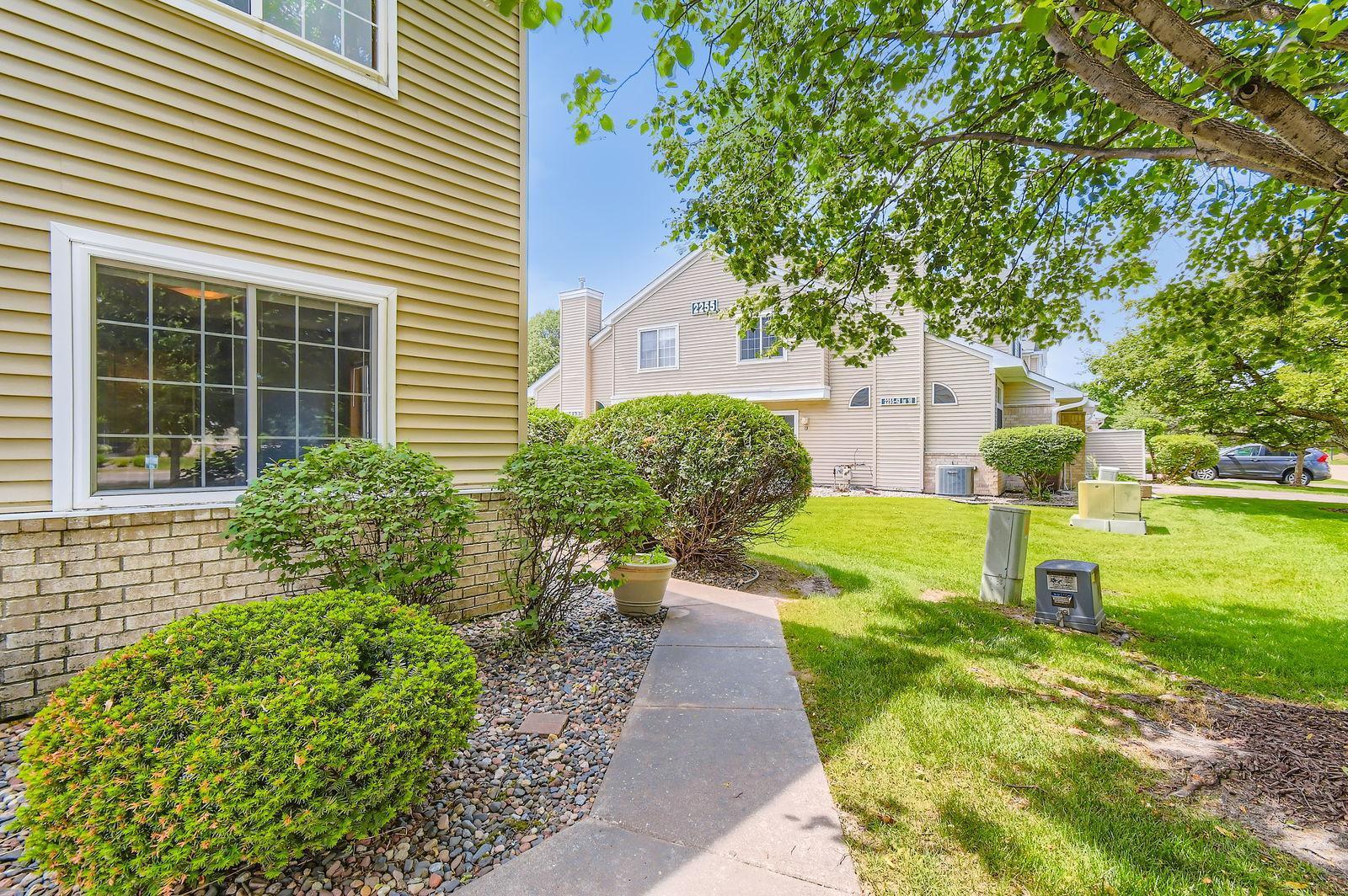 2225 Ranchview Lane North, Unit 5 Plymouth, MN 55447 - Photo 17 of 18