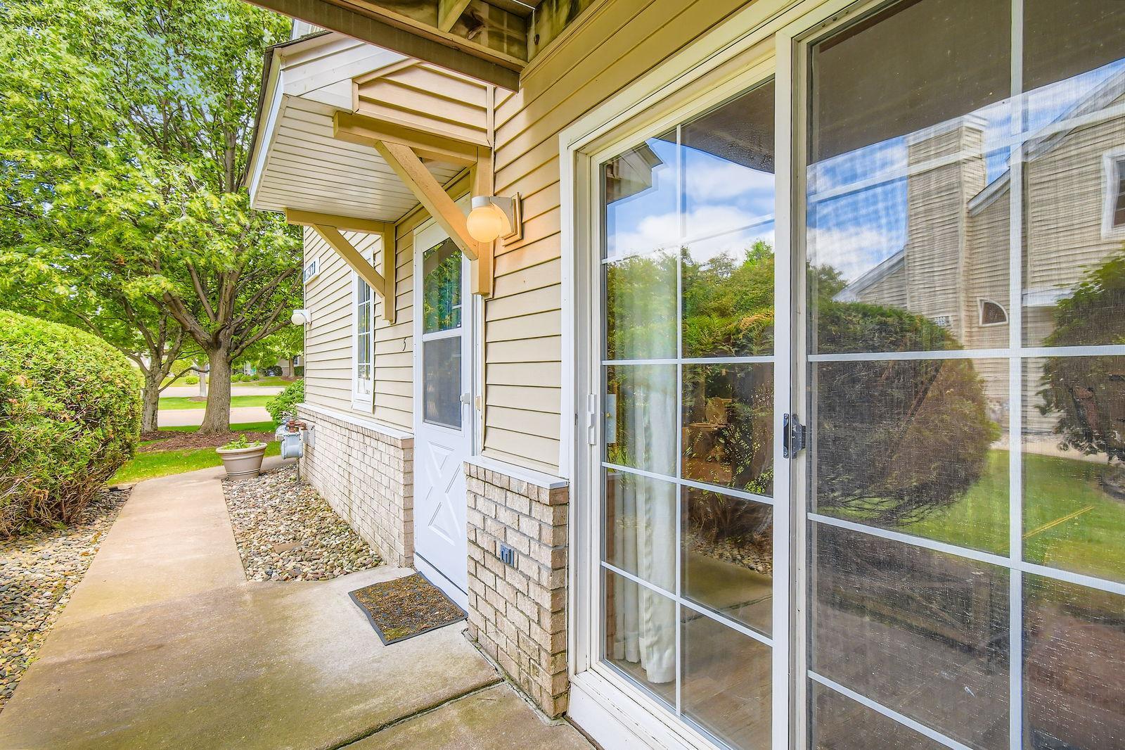 2225 Ranchview Lane North, Unit 5 Plymouth, MN 55447 - Photo 2 of 18