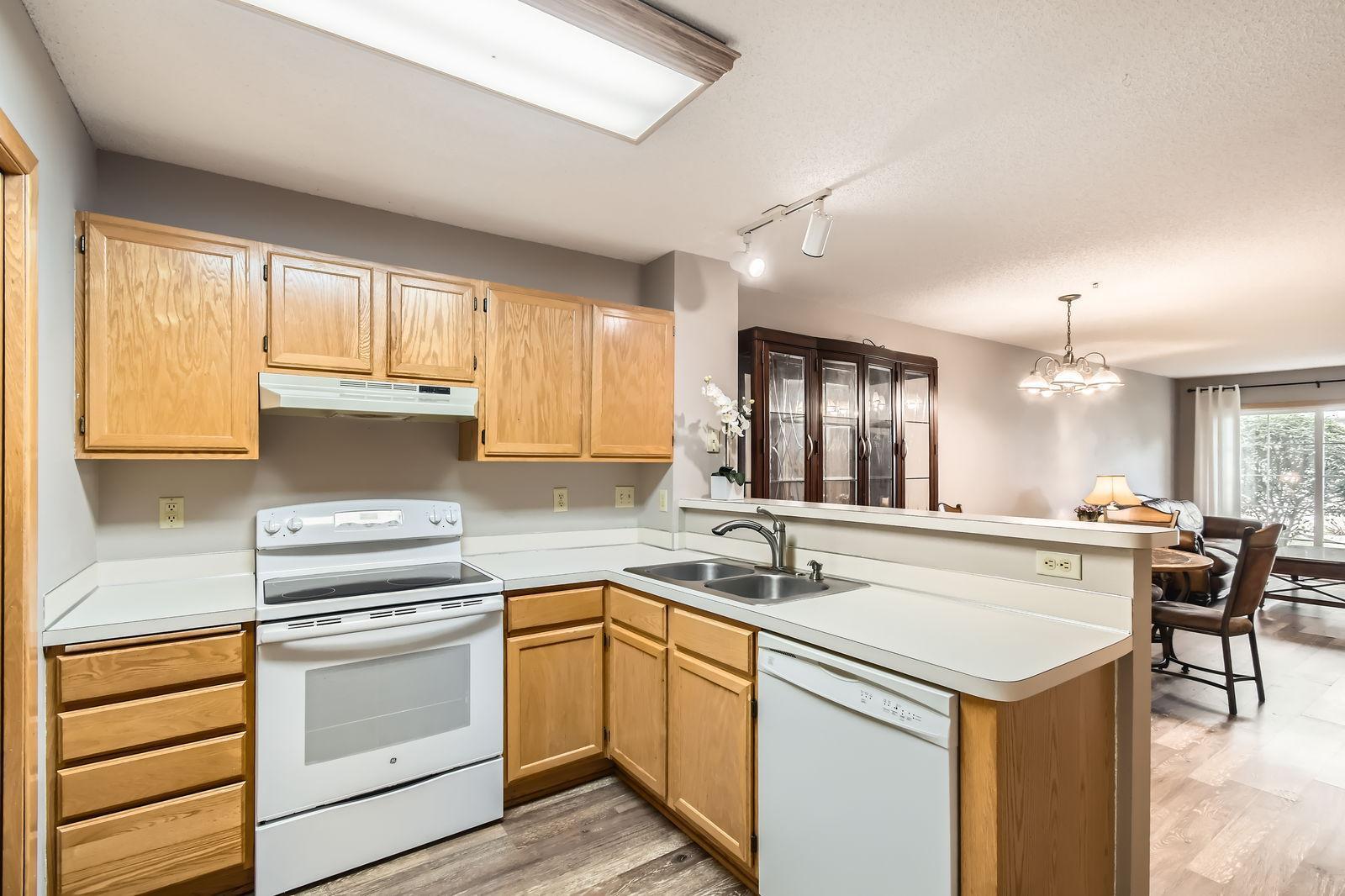 2225 Ranchview Lane North, Unit 5 Plymouth, MN 55447 - Photo 7 of 18