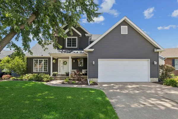 $399,800 | 5138 Fillmore Court, Davenport, IA 52806