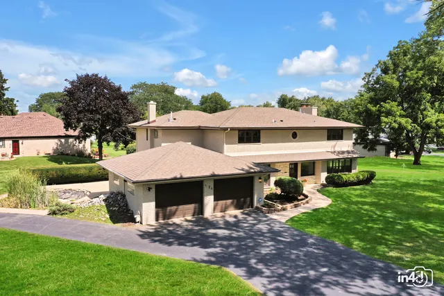 $1,174,900 | 124 East Monterey Avenue, Schaumburg, IL 60193