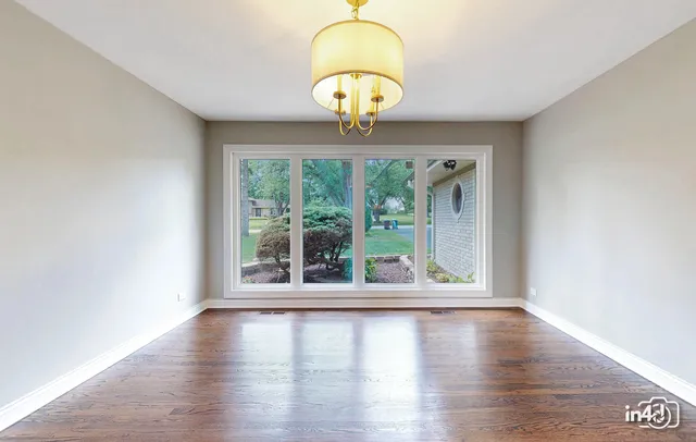 $1,174,900 | 124 East Monterey Avenue, Schaumburg, IL 60193