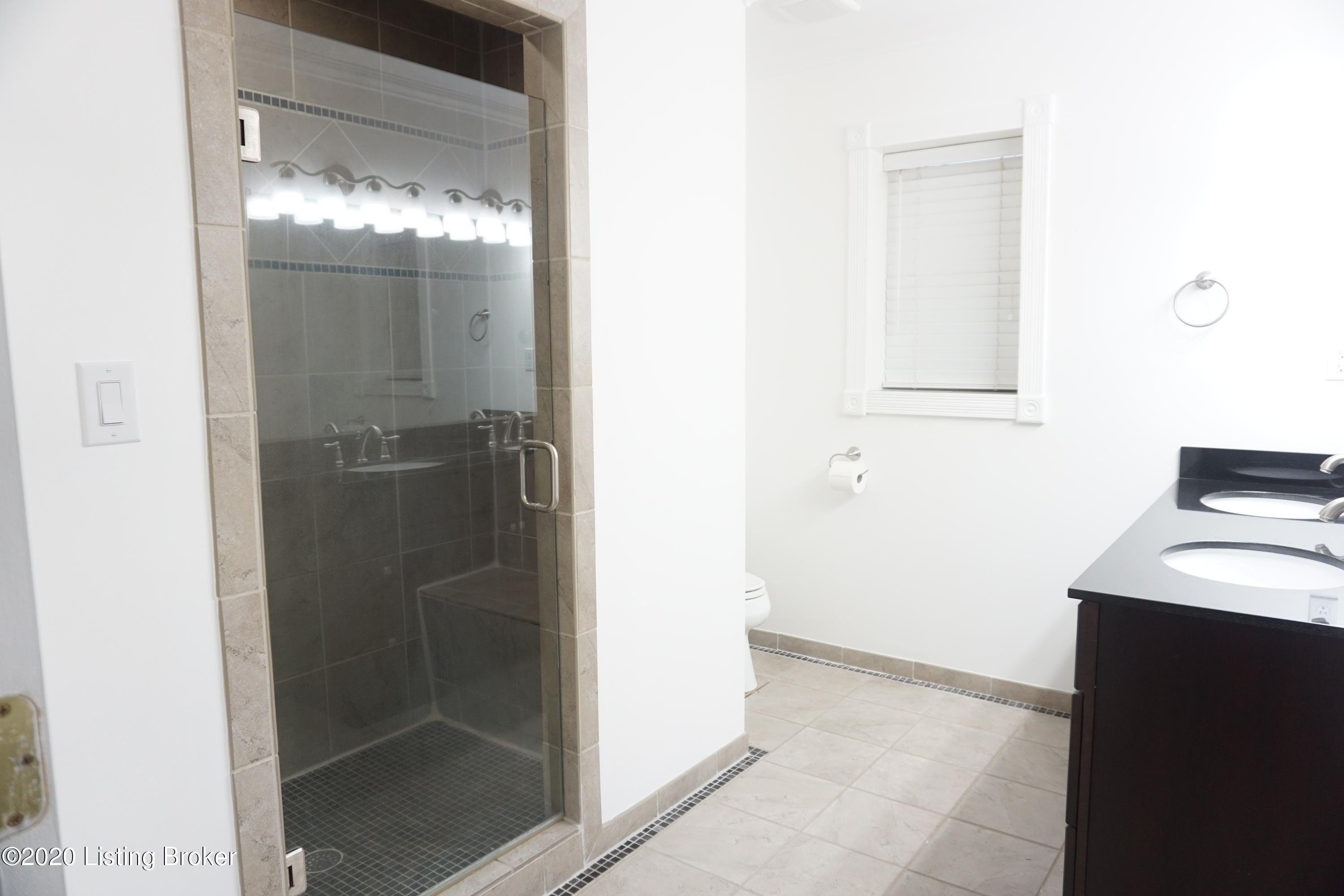 11200 Deering Road Louisville, KY 40272 - Photo 17 of 26 DSC03127