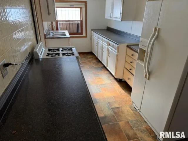 $49,900 | 239 South Elm Street, East Peoria, IL 61611