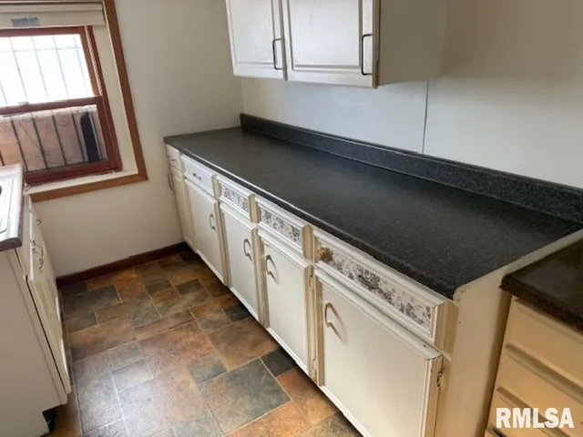 $49,900 | 239 South Elm Street, East Peoria, IL 61611