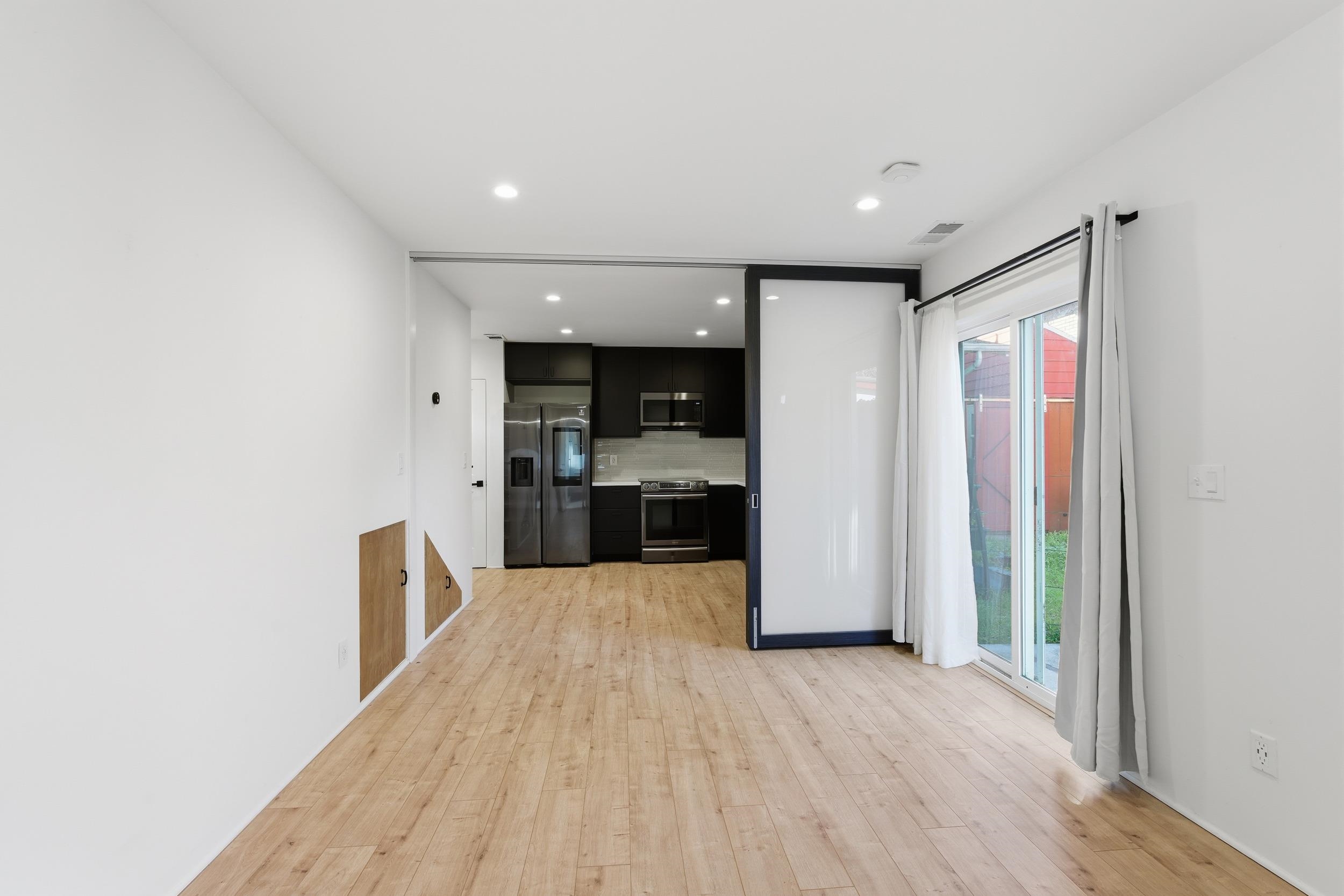 820 46th Street Oakland, CA 94608 - Photo 7 of 34