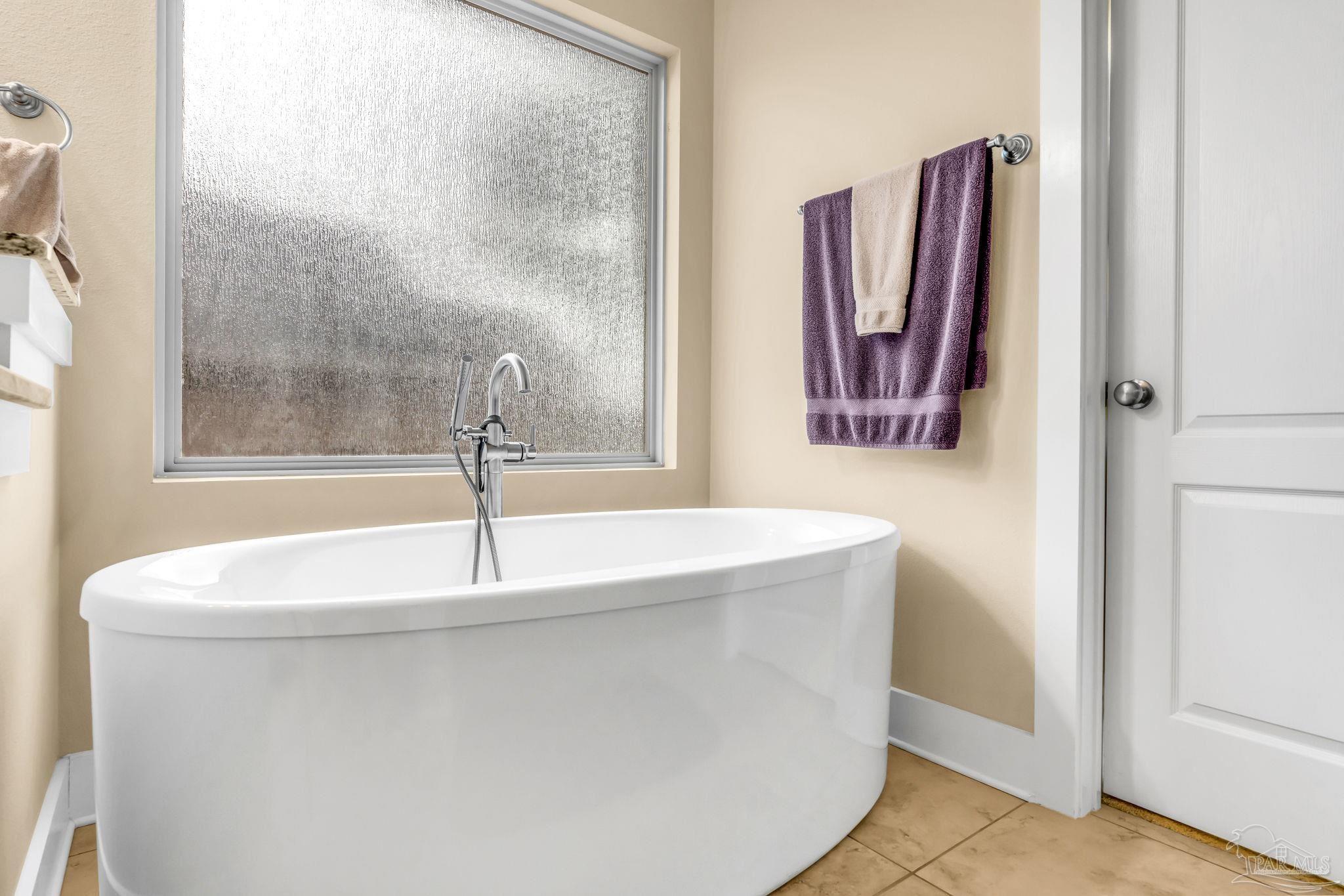 8606 Foxtail Loop Pensacola, FL 32526 - Photo 27 of 57 a close view of a sink