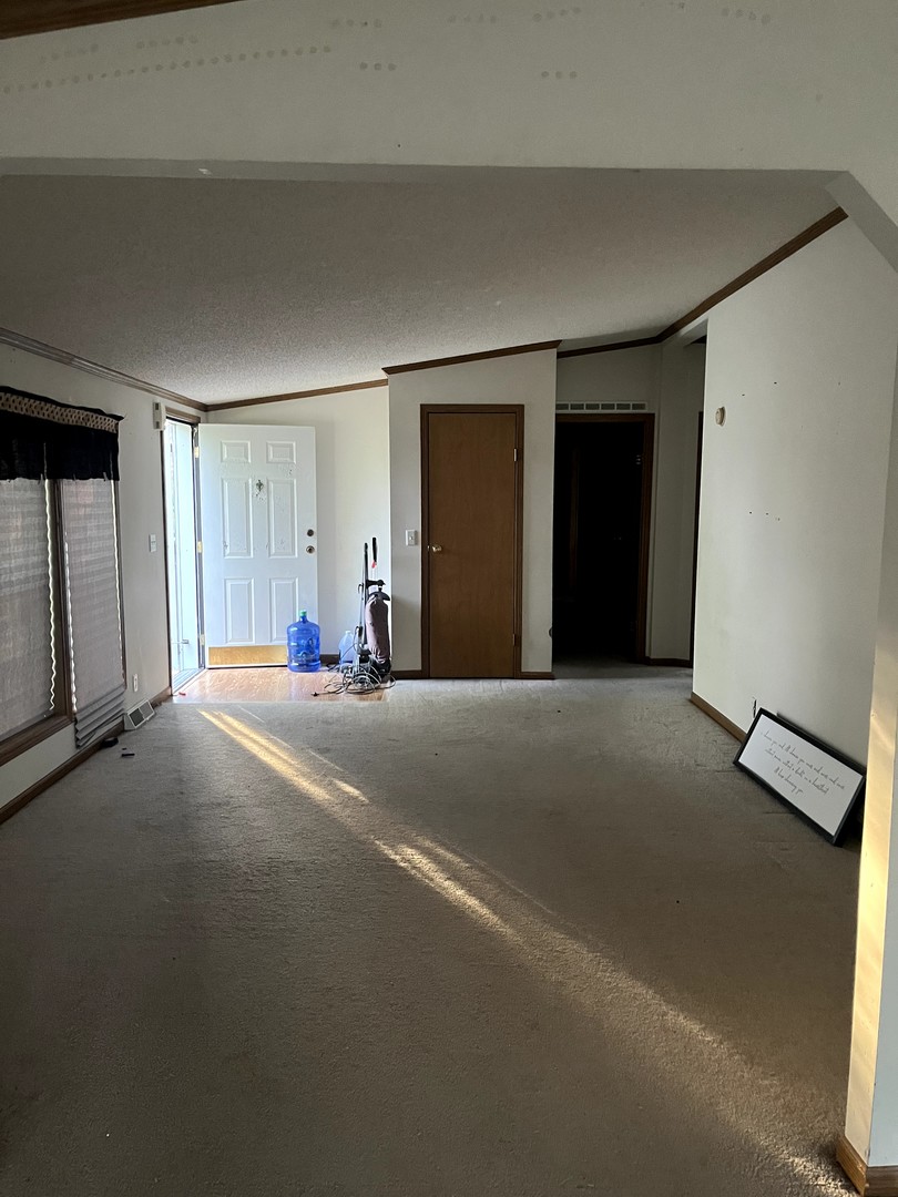 126 Cardinal Drive Beecher, IL 60401 - Photo 3 of 25