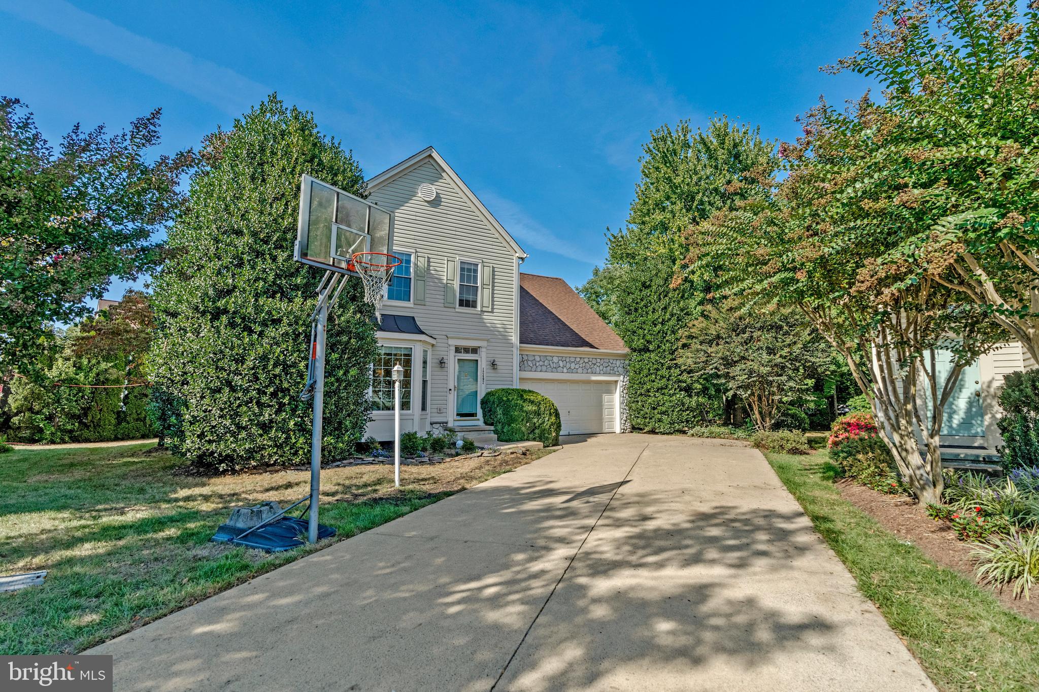 12492 Fox View Way Reston, VA 20191 - Photo 1 of 44 Welcome home!