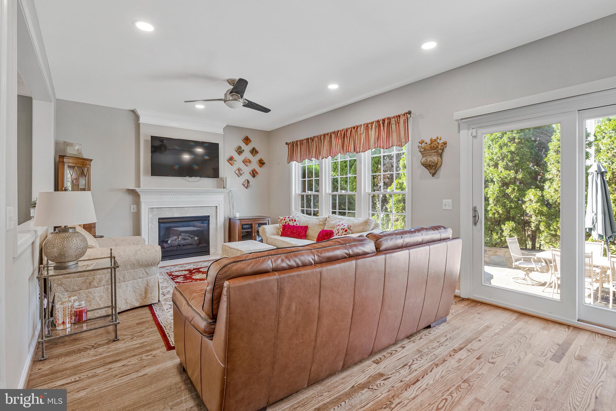 12492 Fox View Way Reston, VA 20191 - Photo 12 of 44 Living Room Fireplace