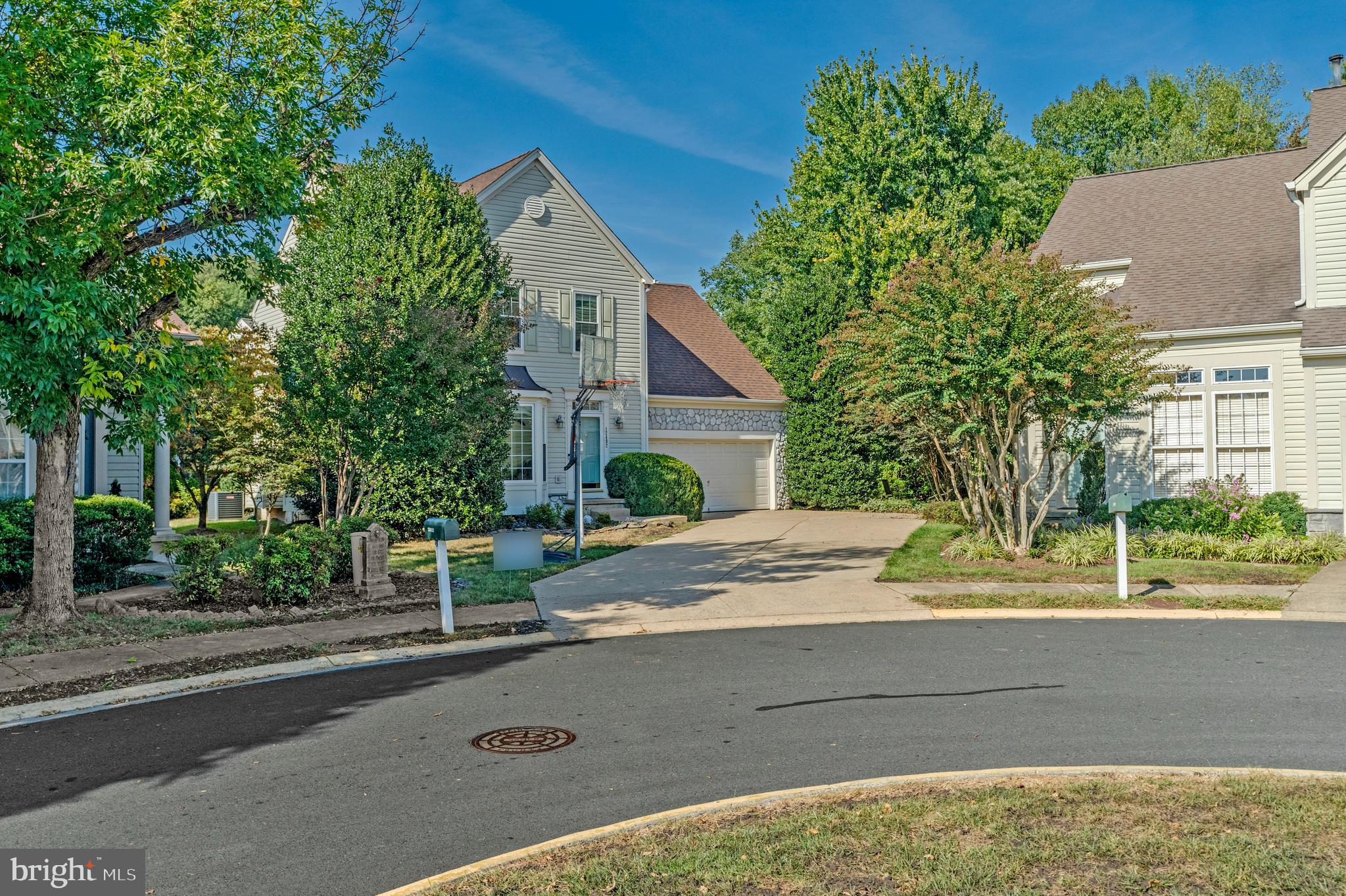 12492 Fox View Way Reston, VA 20191 - Photo 3 of 44 End of the cul de sac