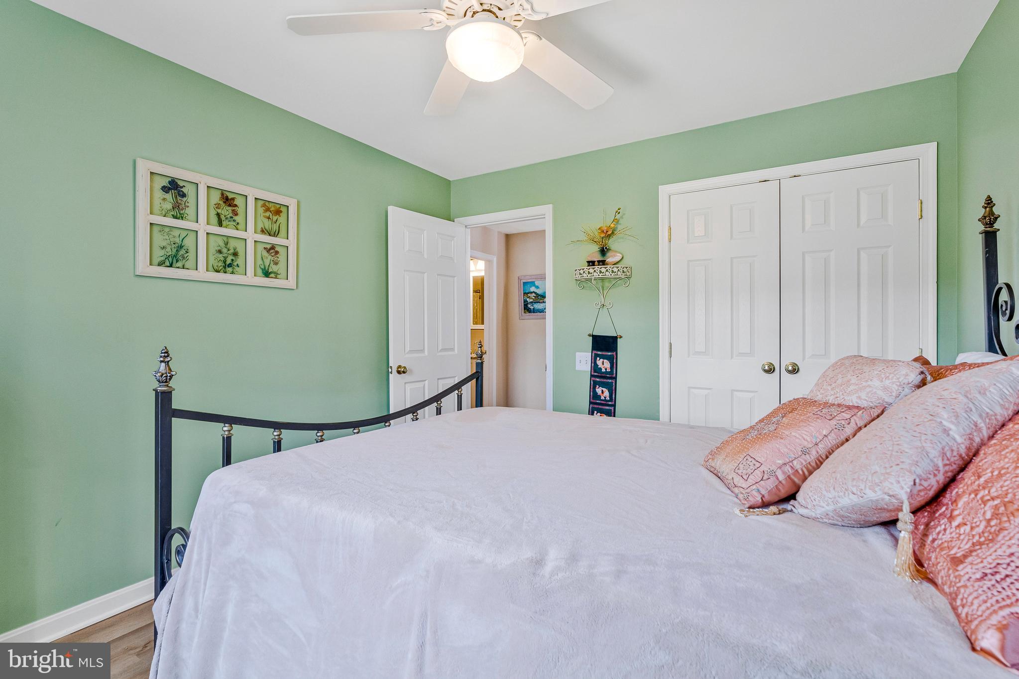12492 Fox View Way Reston, VA 20191 - Photo 34 of 44 Gallery Image 34