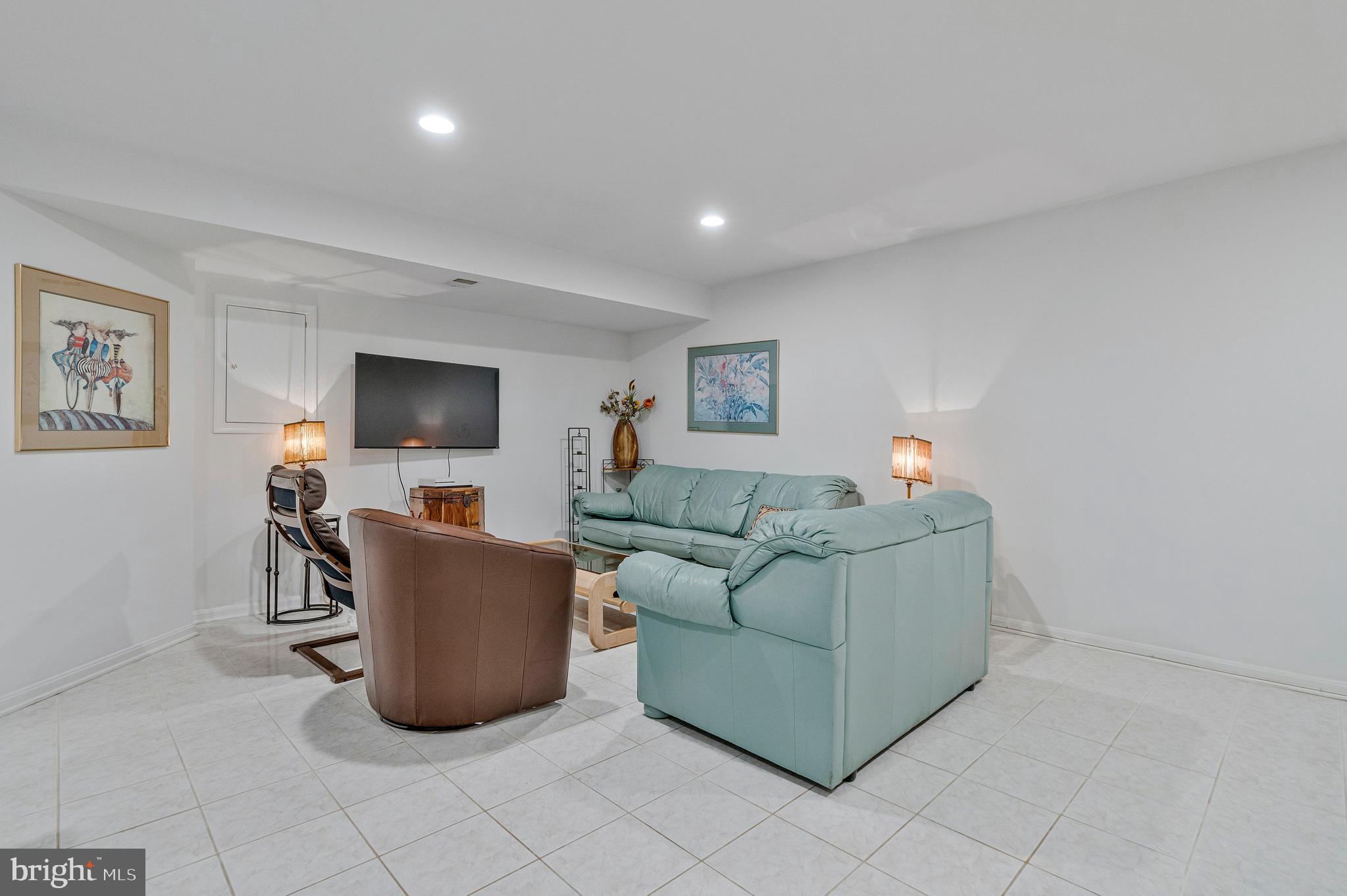 12492 Fox View Way Reston, VA 20191 - Photo 38 of 44 Gallery Image 38