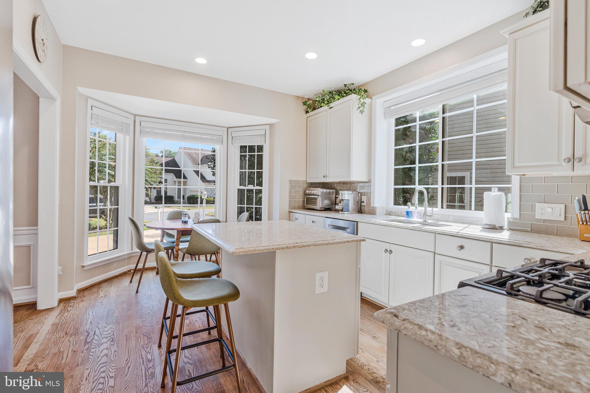 12492 Fox View Way Reston, VA 20191 - Photo 9 of 44 Kitchen