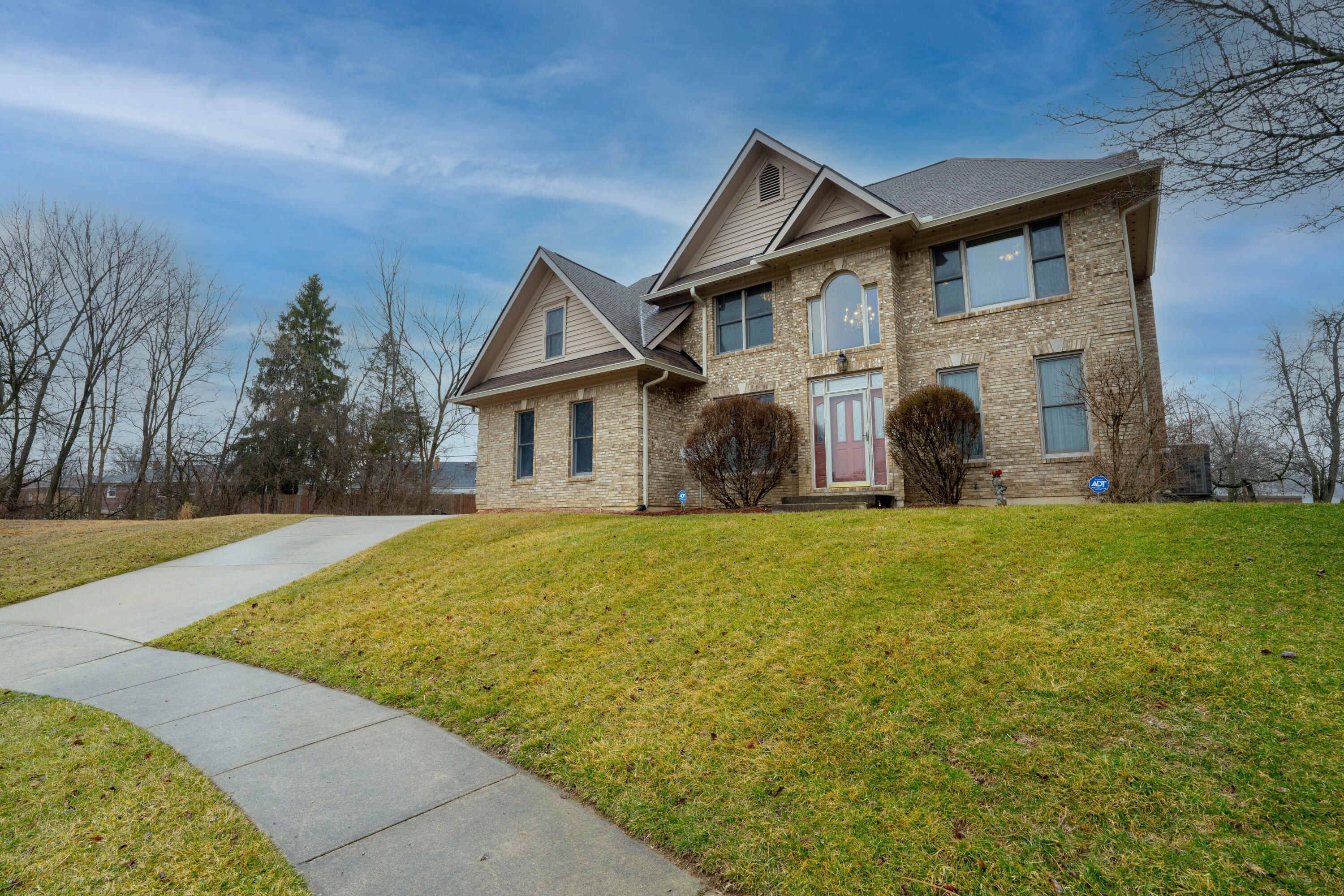 2442 Greystone Lane Springfield, OH 45503 - Photo 3 of 62