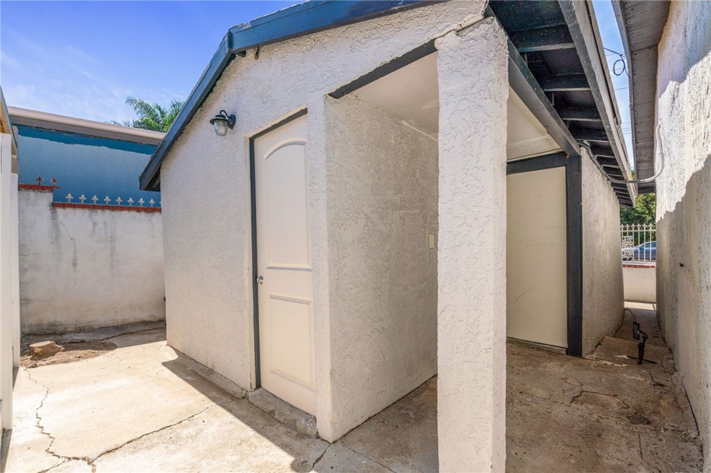 411 South Hewes Street Orange, CA 92869 - Photo 28 of 37 a view of entryway