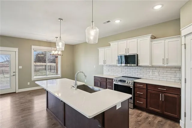 $390,000 | 1219 West Adam Court, Ottawa, KS 66067