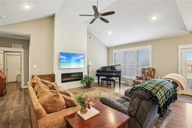 $390,000 | 1219 West Adam Court, Ottawa, KS 66067