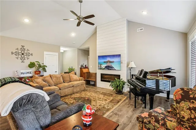 $390,000 | 1219 West Adam Court, Ottawa, KS 66067