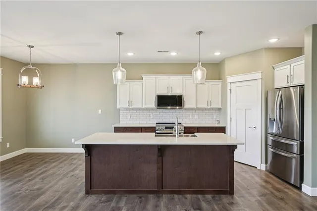 $390,000 | 1219 West Adam Court, Ottawa, KS 66067