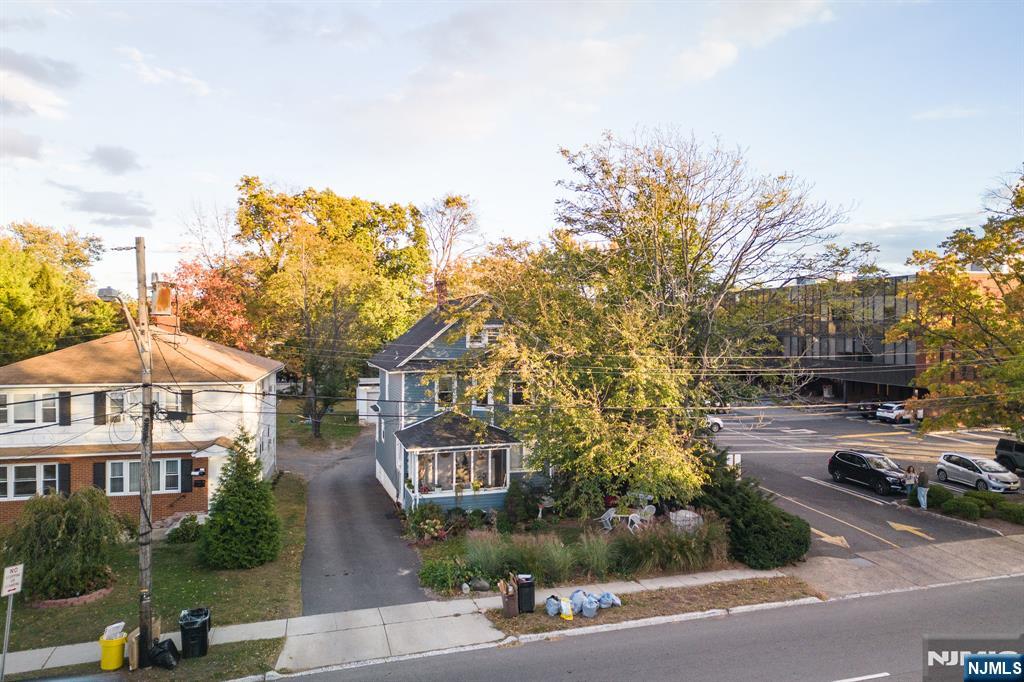 20 Maple Avenue Springfield, NJ 07081 - Photo 27 of 31