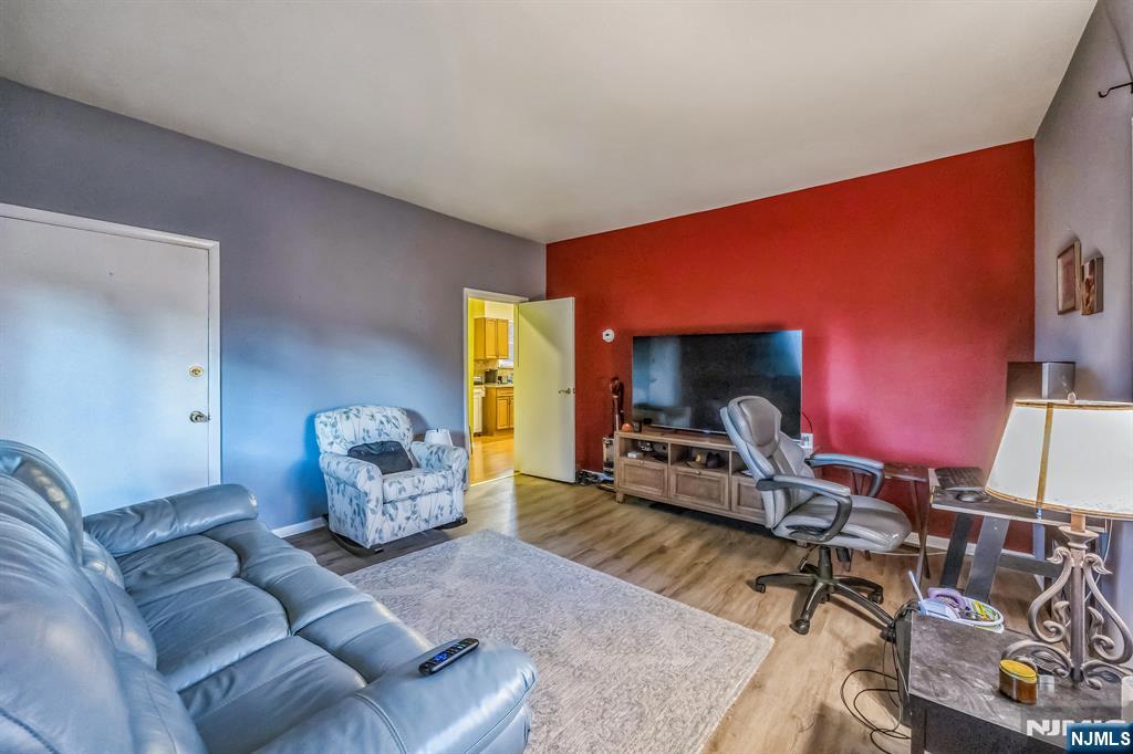 20 Maple Avenue Springfield, NJ 07081 - Photo 10 of 31