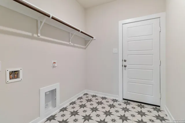 $453,244 | 1587 Vista View Drive, Pleasanton, TX 78064