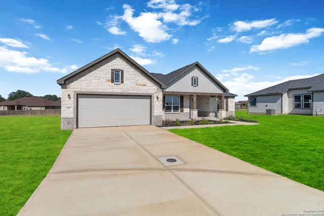 $453,244 | 1587 Vista View Drive, Pleasanton, TX 78064