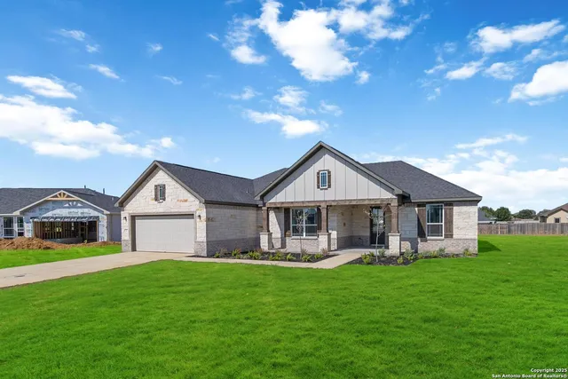 $453,244 | 1587 Vista View Drive, Pleasanton, TX 78064